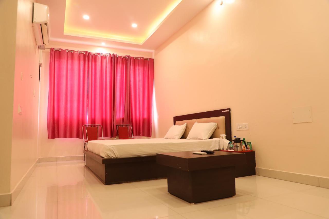 Hotel Shri Siddhivinayak Bina-Etawa Exteriér fotografie
