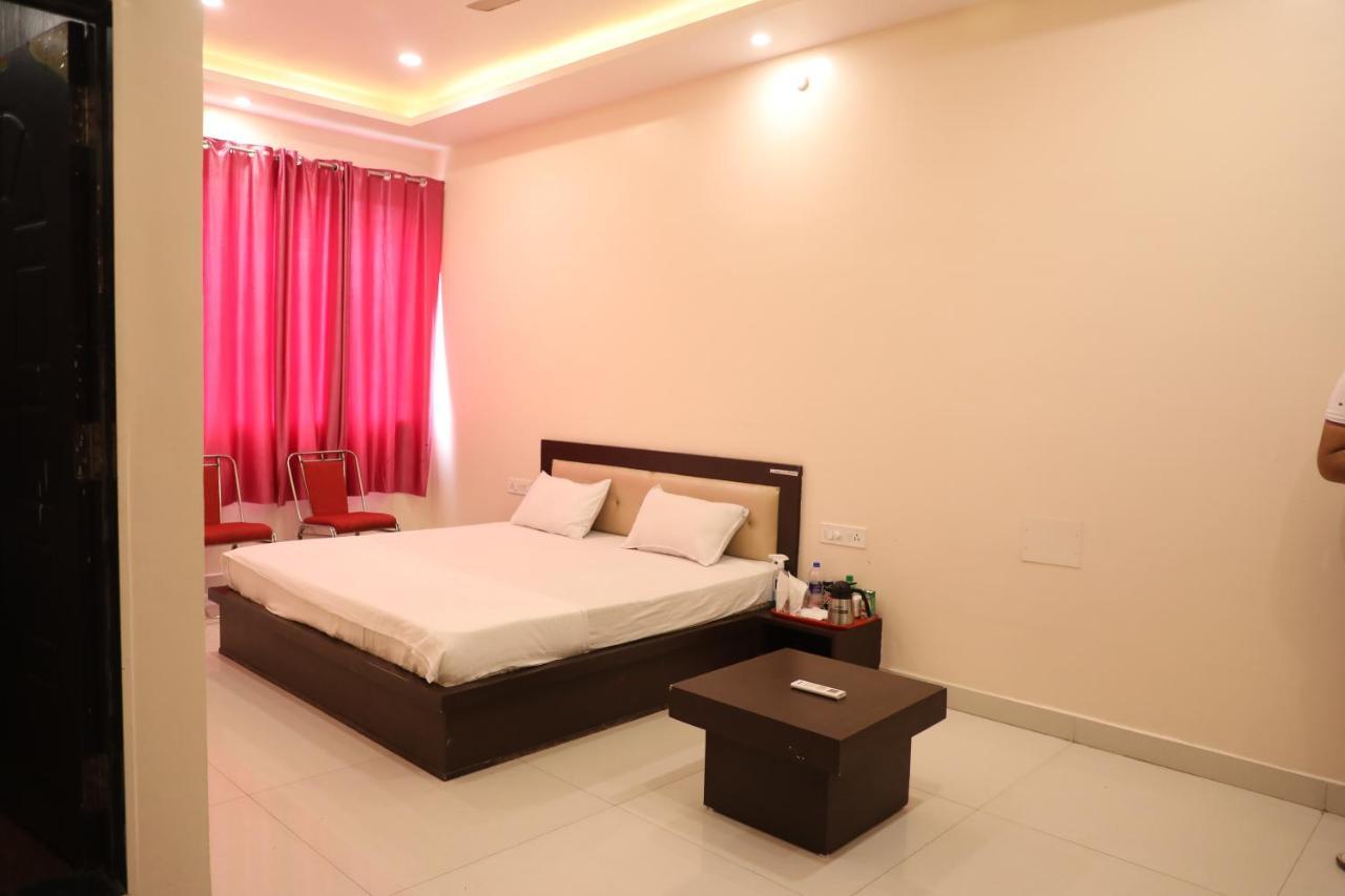 Hotel Shri Siddhivinayak Bina-Etawa Exteriér fotografie